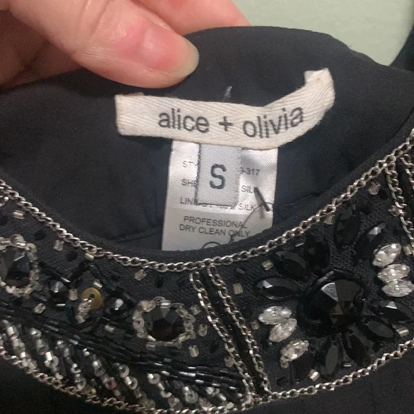 2 for $25 VGUC Alice +Olivia black sequin crystal women top sleeveless S petite - Picture 2 of 5